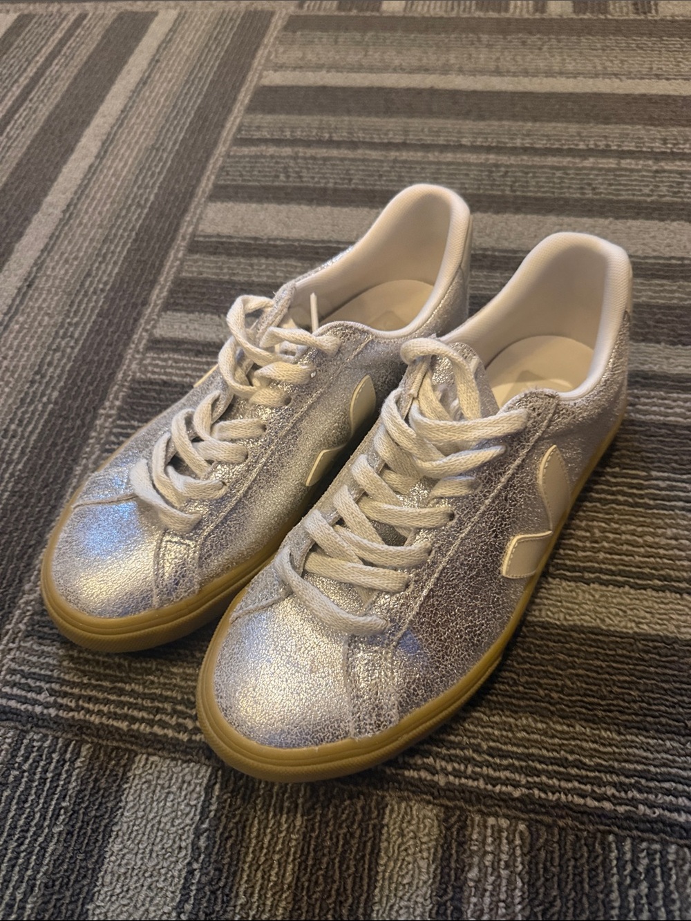 Women's Veja Esplar Suede Silver Pierre Natural Metallic Lace-Up Sneakers Size 6